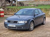Usado Audi A4 130 CV (95 kW) 2002 Gris / plata Berlina