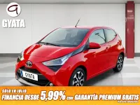 Usado Toyota Aygo X-play 72 CV (52 kW) 2021 Rojo Utilitario