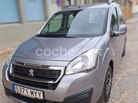 Usado Peugeot TePee Active 100 CV (73 kW) 2016 Gris / plata Monovolumen