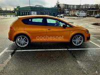 Usado Seat Leon CUPRA 265 CV (194 kW) 2012 Amarillo Berlina