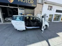 Usado Ford B-MAX Titanium X 95 CV (69 kW) 2014 Blanco Monovolumen