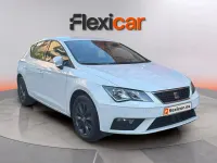 Usado Seat Leon Style 130 CV (95 kW) 2019 Blanco Berlina