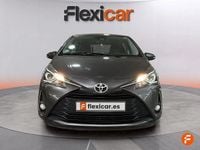 Usado Toyota Yaris Active 111 CV (81 kW) 2017 Gris / plata Berlina