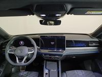 Usado VW Passat R-line 150 CV (110 kW) 2024 Blanco Familiar