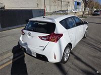 Usado Toyota Auris Advance 126 CV (92 kW) 2013 Blanco Berlina