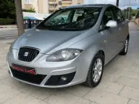 Usado Seat Altea Style 105 CV (77 kW) 2011 Gris / plata Monovolumen