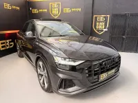 Usado Audi Q8 Competition 286 CV (210 kW) 2022 Gris / plata SUV