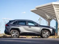 Usado Toyota RAV4 Hybrid Advance 306 CV (225 kW) 2024 Gris / plata SUV