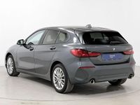 Usado BMW 118 Comfort Edition 150 CV (110 kW) 2020 Gris Utilitario