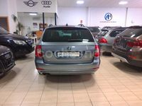 Usado Skoda Superb Exclusive 160 CV (117 kW) 2013 Gris / plata Familiar