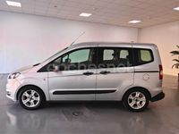 Usado Ford Tourneo Courier Trend 75 CV (55 kW) 2015 Gris / plata Monovolumen