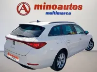 Usado Seat Leon Style 116 CV (85 kW) 2022 Blanco Familiar