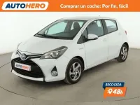 Usado Toyota Yaris Hybrid 101 CV (74 kW) 2015 Blanco Berlina