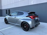 Usado Toyota Yaris 276 CV (202 kW) 2024 Gris Utilitario