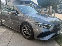 Usado Mercedes A180 Premium 116 CV (85 kW) 2023 Gris / plata Berlina