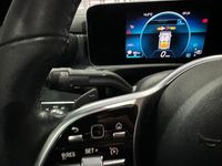 Usado Mercedes CLA180 122 CV (89 kW) 2019 Gris Berlina