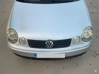 Usado VW Polo Highline 75 CV (55 kW) 2003 Gris / plata Berlina