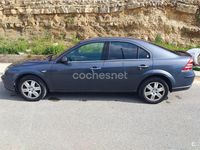 Usado Ford Mondeo Ghia 155 CV (114 kW) 2005 Gris / plata Berlina
