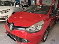Usado Renault Clio IV Dynamique 90 CV (66 kW) 2012 Rojo Berlina