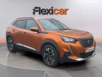 Usado Peugeot 2008 Allure 131 CV (96 kW) 2020 Naranja SUV