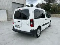 Usado Peugeot Partner Tepee Active 100 CV (73 kW) 2016 Blanco Monovolumen