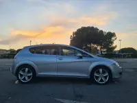 Usado Seat Leon Sport 140 CV (102 kW) 2010 Gris / plata Utilitario