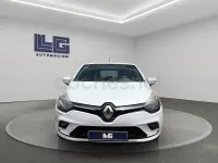 Usado Renault Clio IV Business 75 CV (55 kW) 2019 Blanco Berlina