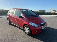 Usado Mercedes A180 Avantgarde 109 CV (80 kW) 2006 Rojo Monovolumen