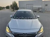 Usado Opel Astra Selective 110 CV (80 kW) 2019 Gris / plata Familiar