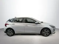 Usado Hyundai i20 84 CV (61 kW) 2024 Gris Utilitario