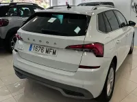 Usado Skoda Kamiq Active 110 CV (80 kW) 2023 Blanco SUV