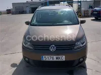 Usado VW Touran Advance 105 CV (77 kW) 2015 Marrón Monovolumen