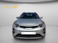 Usado Kia Stonic 100 CV (73 kW) 2025 Gris / plata SUV