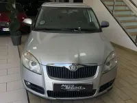 Usado Skoda Fabia Style 80 CV (58 kW) 2008 Gris Utilitario