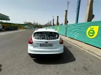 Usado Ford Focus Trend 115 CV (84 kW) 2014 Blanco Berlina