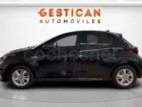 Usado Toyota Yaris Hybrid Active 116 CV (85 kW) 2022 Negro Berlina