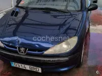 Usado Peugeot 206 75 CV (55 kW) 2001 Azul Berlina