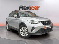Usado Seat Arona Style 110 CV (80 kW) 2023 Gris SUV