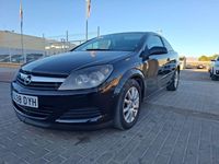 Usado Opel Astra GTC Enjoy 90 CV (66 kW) 2005 Negro Berlina