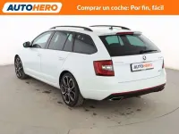 Usado Skoda Octavia RS 230 CV (169 kW) 2018 Blanco Utilitario