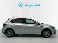 Usado VW Polo R-line 95 CV (69 kW) 2022 Gris Utilitario