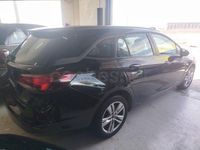 Usado Opel Astra Excellence 136 CV (100 kW) 2016 Negro Familiar