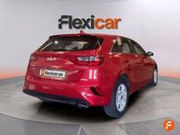 Usado Kia Ceed 136 CV (100 kW) 2023 Rojo Utilitario