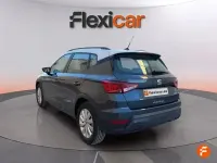 Usado Seat Arona Style 110 CV (80 kW) 2022 Gris / plata SUV