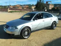 Usado VW Passat Highline 275 CV (202 kW) 2001 Gris Berlina