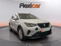 Usado Seat Arona Style 110 CV (80 kW) 2024 Blanco SUV