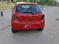 Usado Toyota Yaris 90 CV (66 kW) 2007 Rojo Utilitario
