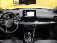 Usado Toyota Yaris Hybrid Plus 116 CV (85 kW) 2021 Gris Berlina