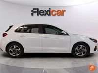 Usado Hyundai i30 120 CV (88 kW) 2024 Blanco Berlina