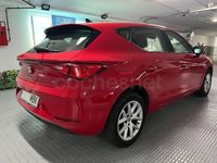 Usado Seat Leon Style 110 CV (80 kW) 2022 Rojo Berlina